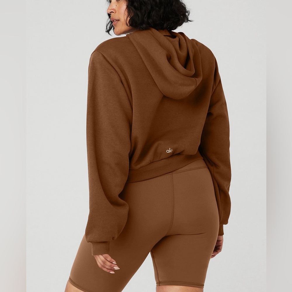 ALO | Cropped Headliner Shoulder Pad Hoodie - Picture 5 of 14